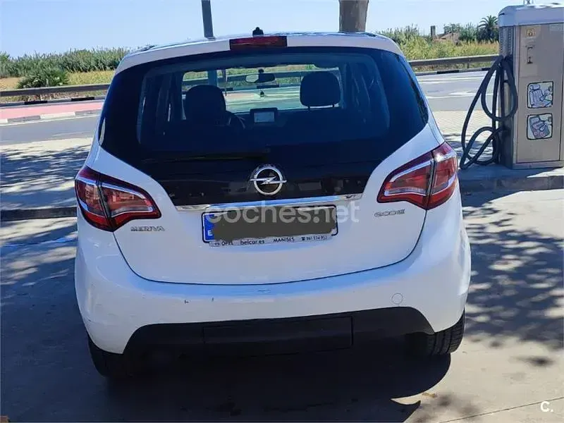 Usado Opel Meriva Selective 110 CV (80 kW) 2015 Blanco Monovolumen