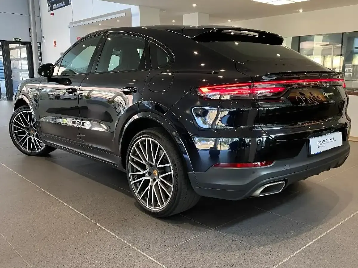 Usado Porsche Cayenne E-Hybrid Coupe 462 CV (339 kW) 2021 Negro SUV