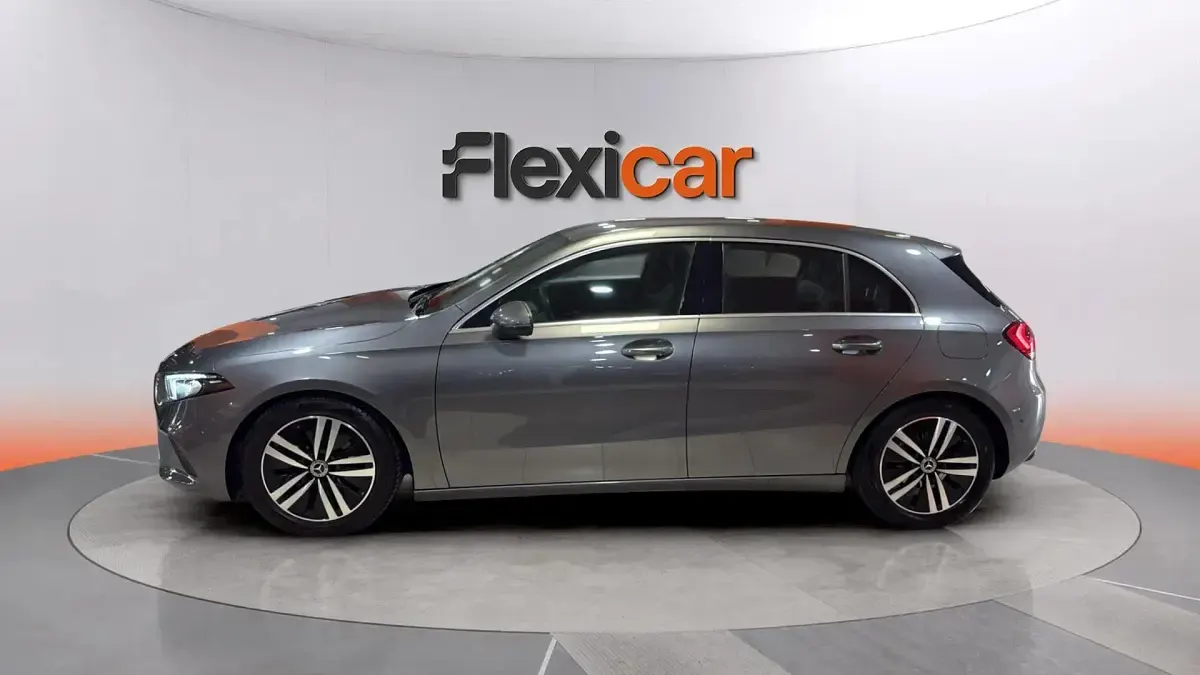 Usado Mercedes A180 136 CV (100 kW) 2022 Gris Berlina