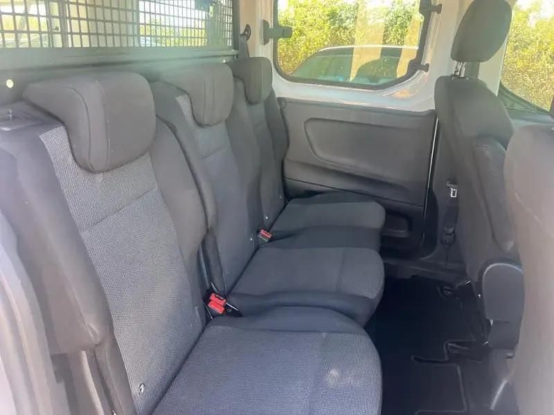 Usado Peugeot Rifter Active 102 CV (75 kW) 2022 Monovolumen