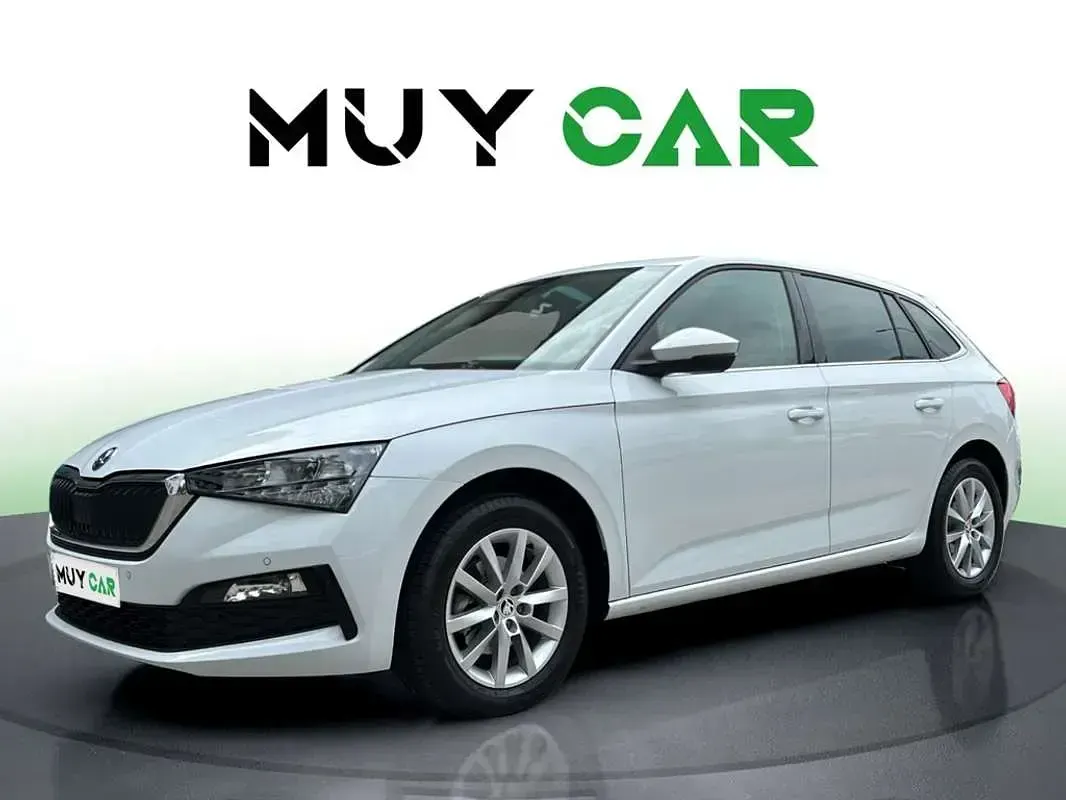 Usado Skoda Scala 110 CV (80 kW) 2022 Blanco Utilitario