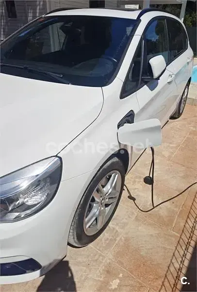 Usado BMW 225 Active Tourer iPerformance 224 CV (164 kW) 2017 Blanco Monovolumen