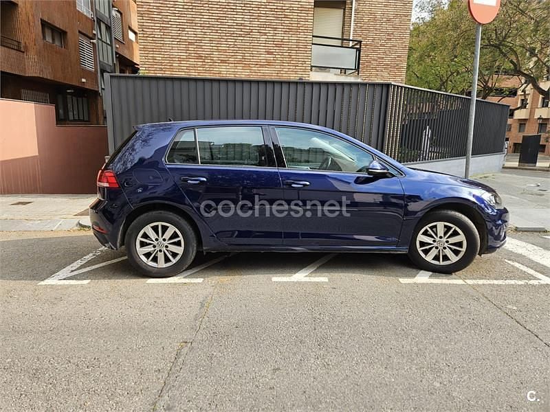 Usado VW Golf VII Advance 115 CV (84 kW) 2019 Azul Familiar