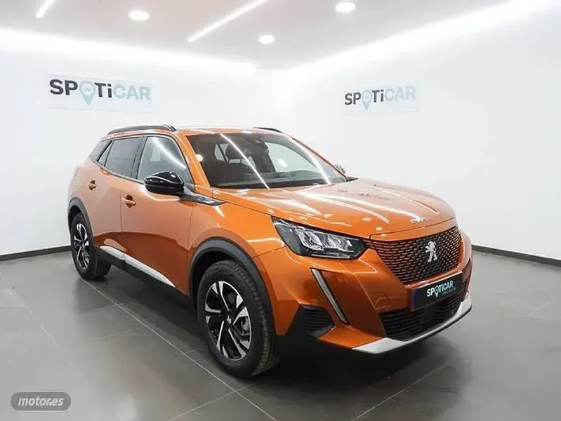 Usado Peugeot e-2008 Allure 100 kW (136 CV) 2023 Naranja SUV