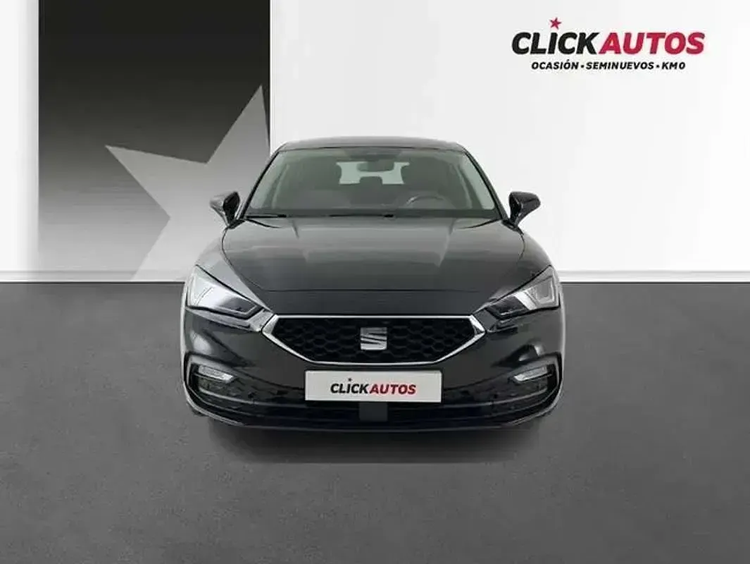 Usado Seat Leon Style 131 CV (96 kW) 2024 Negro Berlina