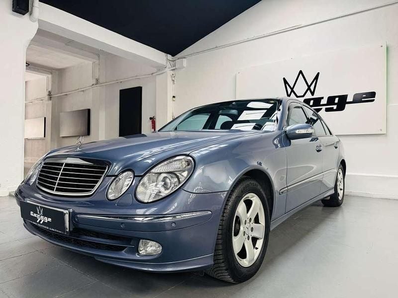 Usado Mercedes E320 204 CV (150 kW) 2004 Azul Berlina