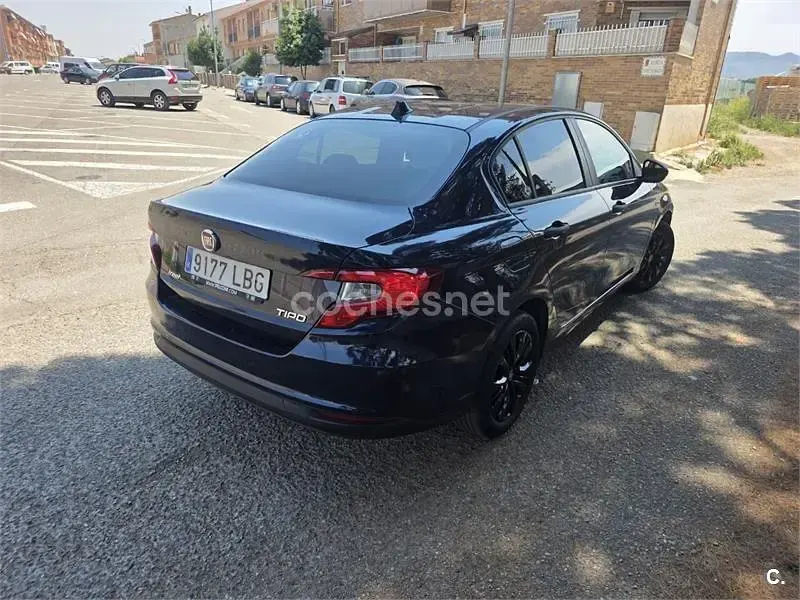 Usado Fiat Tipo Street 95 CV (69 kW) 2019 Azul Berlina