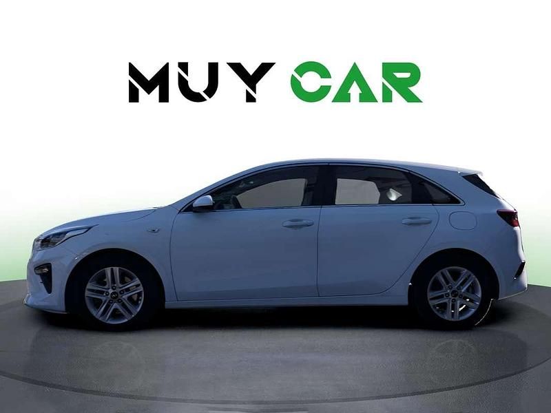 Usado Kia Ceed 120 CV (88 kW) 2021 Blanco Utilitario