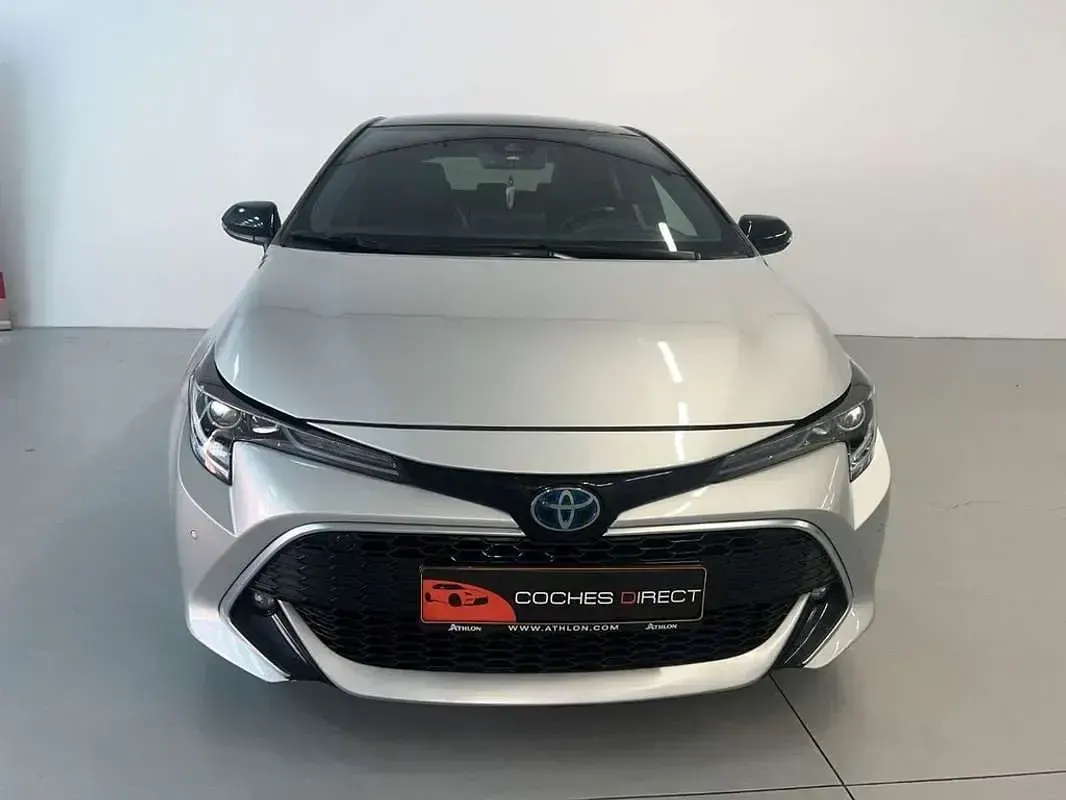 Używany Toyota Corolla Advance 179 KM (131 kW) 2021 Biały Sedan/Limuzyna