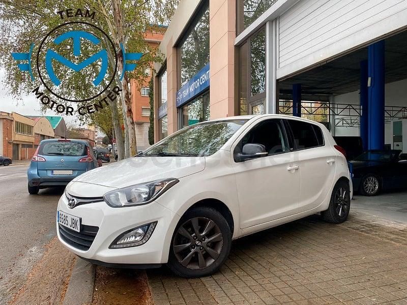 Blanco Usado 2014 Hyundai i20 GO! Utilitario | 8300 € (Un poco caro) - Imagen 1/4