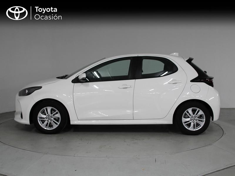 Usado Toyota Yaris Hybrid Business Edition 116 CV (85 kW) 2021 Blanco Berlina