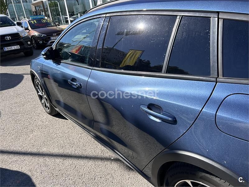 Usado Ford Focus Active 120 CV (88 kW) 2020 Azul Familiar