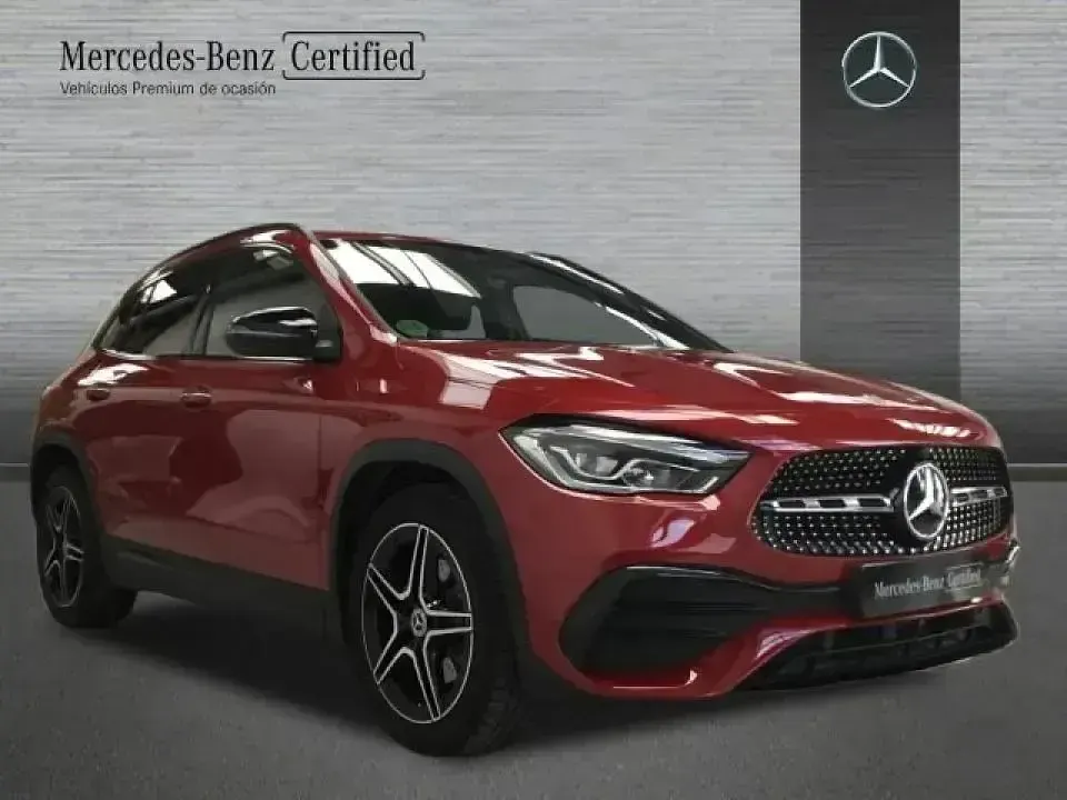 Usado Mercedes GLA200 AMG line 150 CV (110 kW) 2021 Rojo SUV