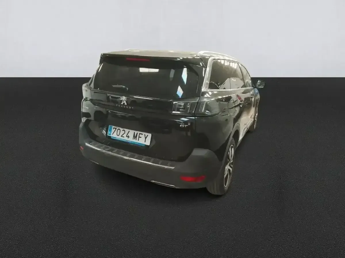 Usado Peugeot 5008 GT 131 CV (96 kW) 2023 Negro SUV