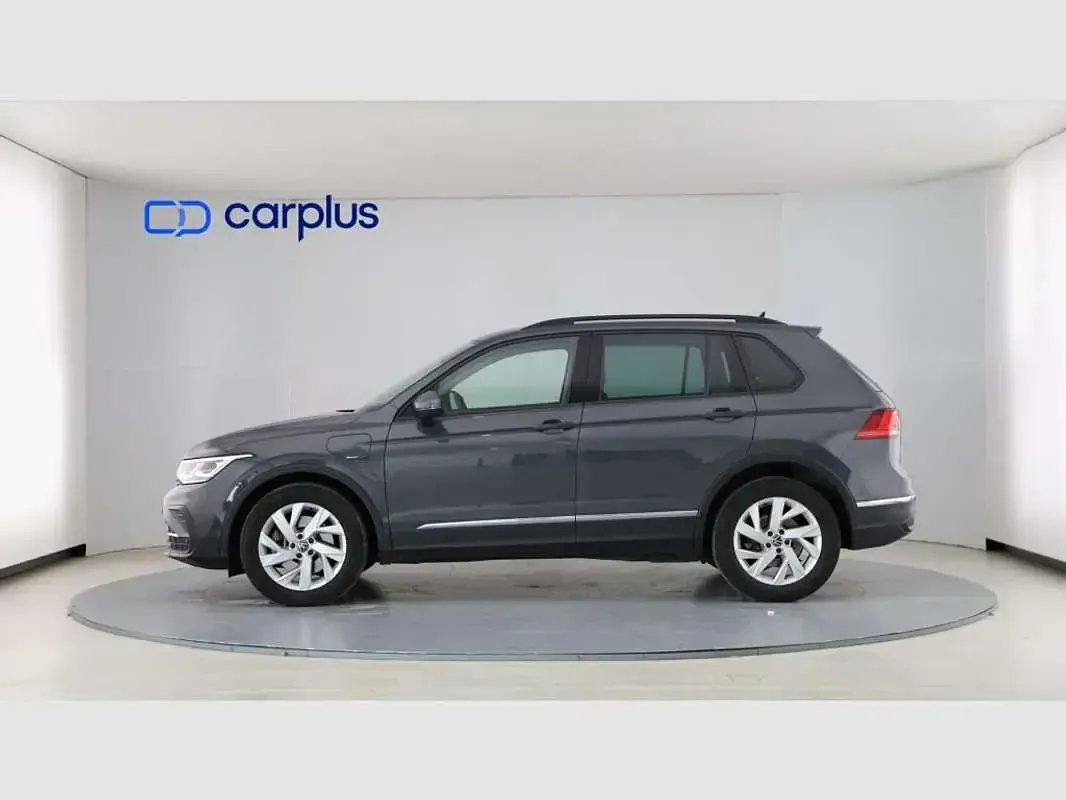 Usado VW Tiguan Life 245 CV (180 kW) 2022 Gris SUV