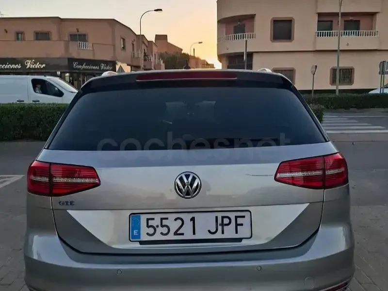 Usado VW Passat GTE 218 CV (160 kW) 2016 Gris / plata Familiar