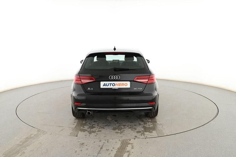 Usado Audi A3 Sportback Design 116 CV (85 kW) 2019 Negro Utilitario