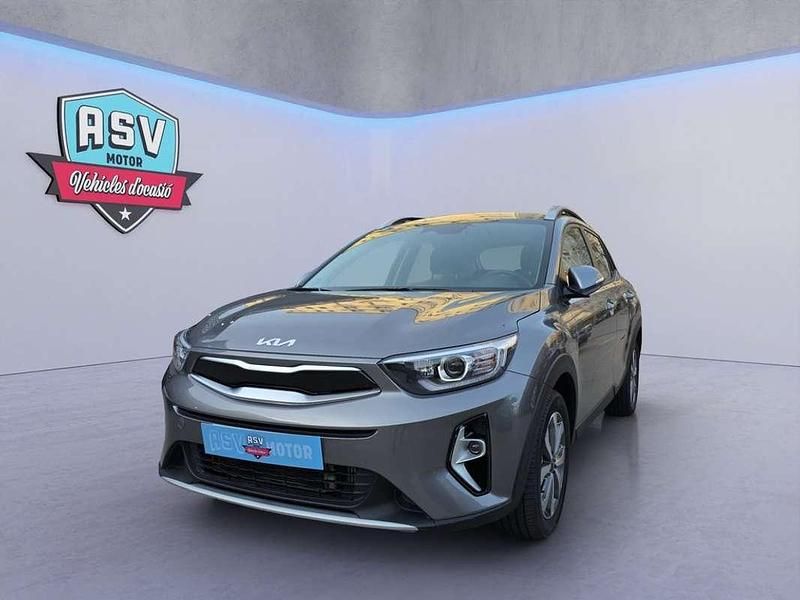 Usado Kia Stonic 99 CV (72 kW) 2025 Gris SUV