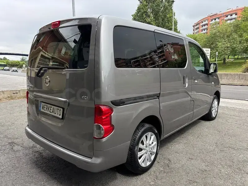 Usado Nissan Evalia 110 CV (80 kW) 2016 Gris / plata Monovolumen