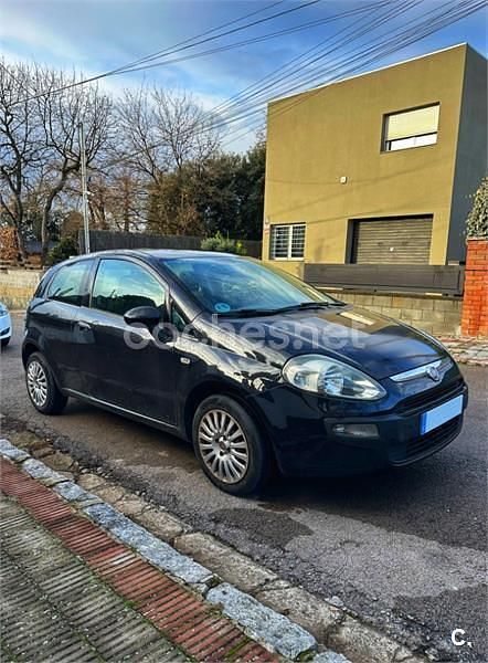 Usado Fiat Punto Active 77 CV (56 kW) 2010 Negro Utilitario