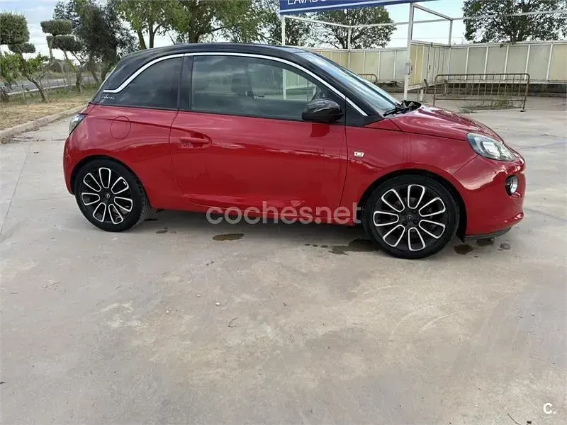 Usado Opel Adam Glam 87 CV (63 kW) 2017 Rojo Utilitario