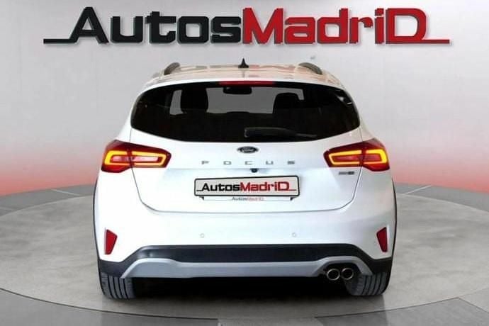 Używany Ford Focus Active 156 KM (114 kW) 2022 Biały Sedan/Limuzyna
