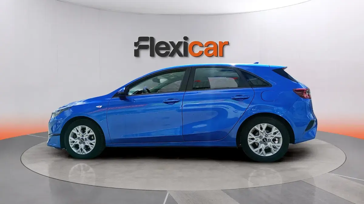 Usado Kia Ceed 101 CV (74 kW) 2021 Azul Utilitario