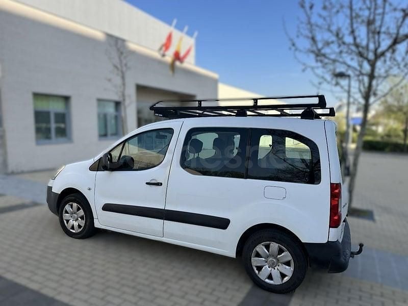Usado Citroën Berlingo Tonic 90 CV (66 kW) 2011 Blanco Monovolumen
