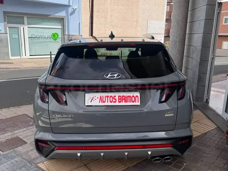 Usado Hyundai Tucson N Line 150 CV (110 kW) 2022 Gris / plata SUV