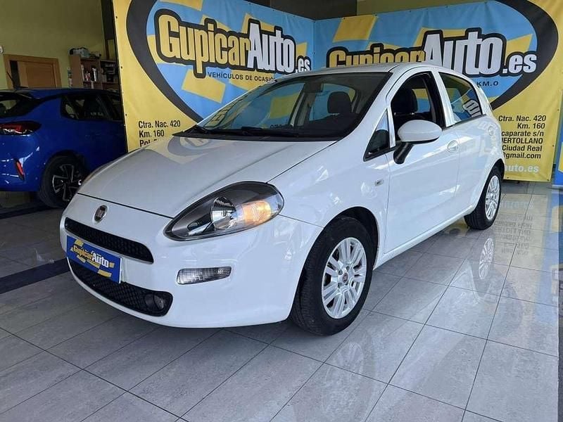 Usado Fiat Punto Easy 75 CV (55 kW) 2016 Blanco Utilitario