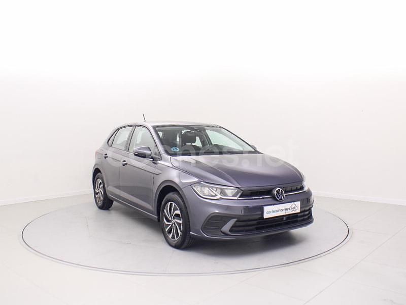 Gris / plata Usado 2024 VW Polo Berlina | 19.990 € (Precio justo) - Imagen 1/4
