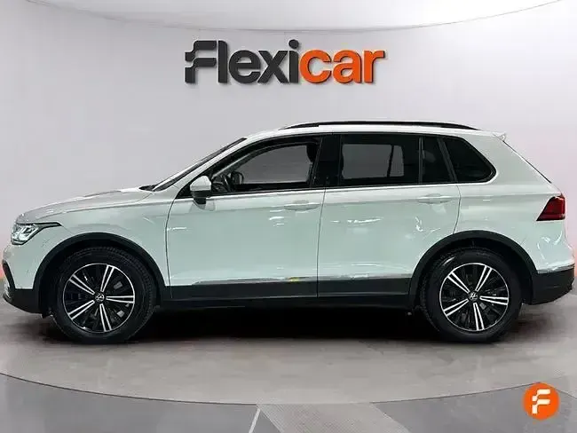 Usado VW Tiguan Life 150 CV (110 kW) 2022 Azul SUV
