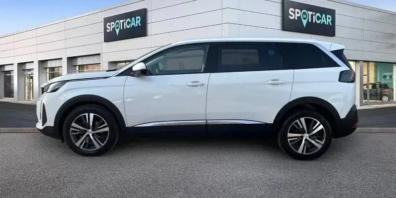 Usado Peugeot 5008 Allure 131 CV (96 kW) 2021 Blanco SUV
