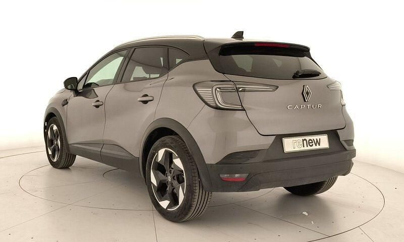 Usado Renault Captur Techno 100 CV (73 kW) 2025 Gris SUV