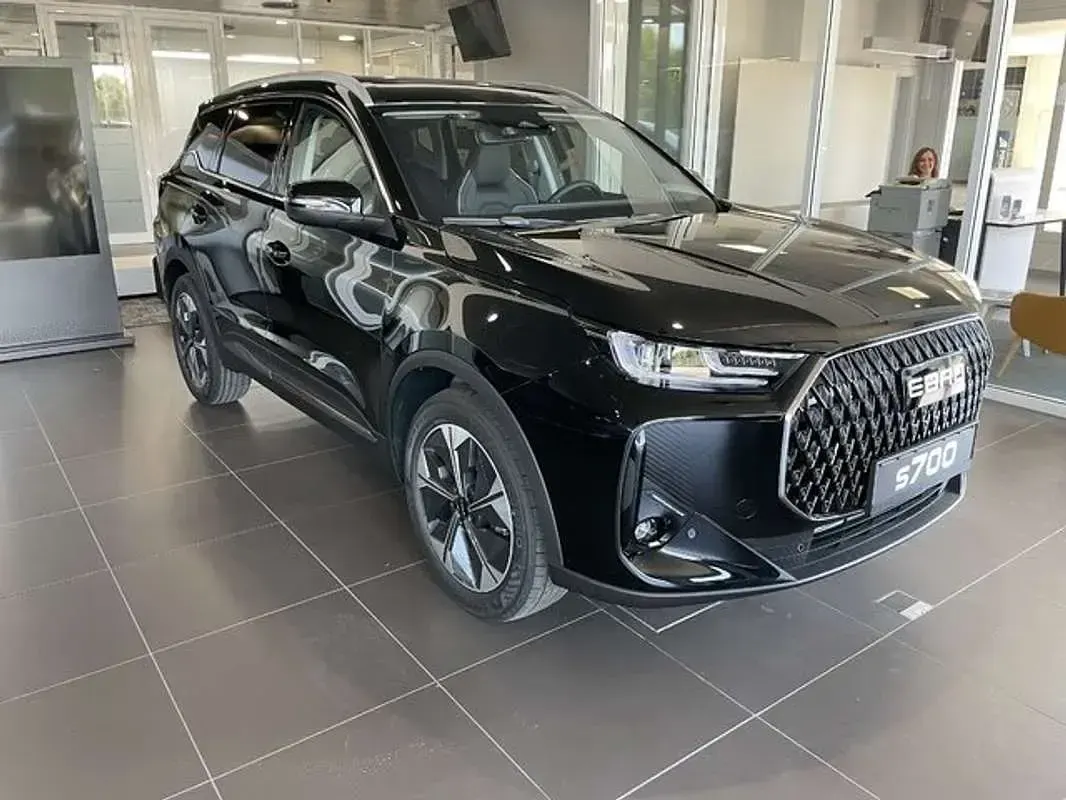 Usado Ebro s700 Luxury 147 CV (108 kW) 2025 Negro SUV