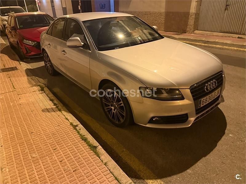 Usado Audi A4 160 CV (117 kW) 2008 Gris / plata Berlina