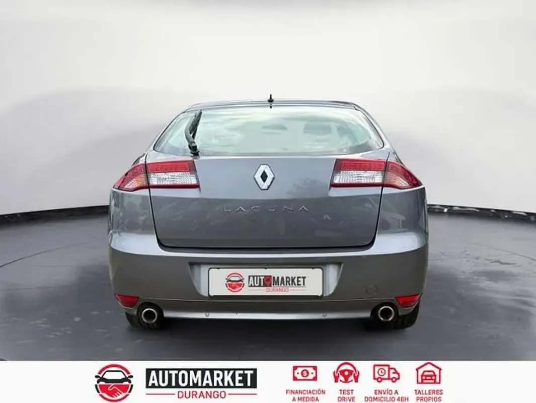 Usado Renault Laguna III Dynamique 131 CV (96 kW) 2011 Gris Berlina