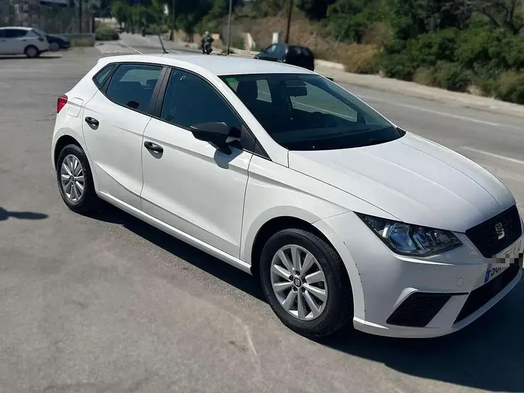 Usado Seat Ibiza Style 75 CV (55 kW) 2020 Blanco Utilitario