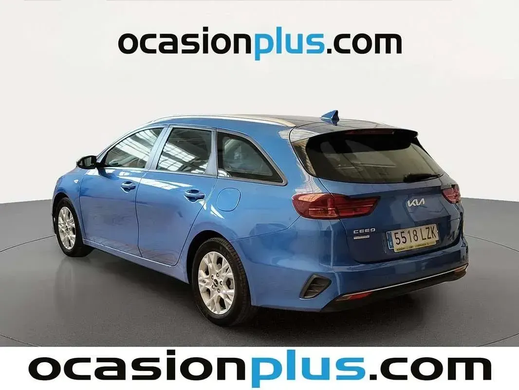 Usado Kia Ceed 120 CV (88 kW) 2022 Azul Utilitario