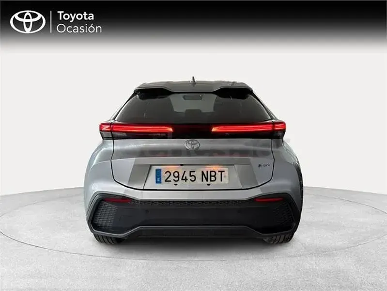 Usado Toyota C-HR Advance 140 CV (102 kW) 2025 Gris / plata SUV
