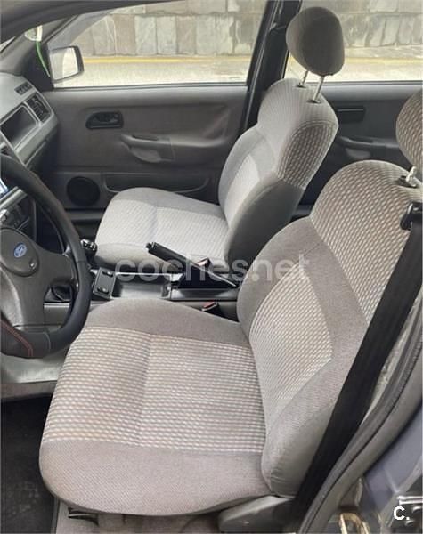 Usado Ford Sierra 108 CV (79 kW) 1989 Gris / plata Berlina