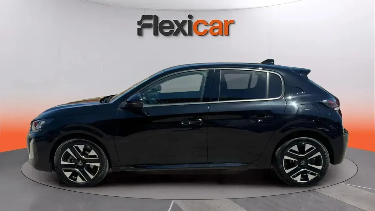 Usado Peugeot 208 Allure 101 CV (74 kW) 2025 Negro Utilitario