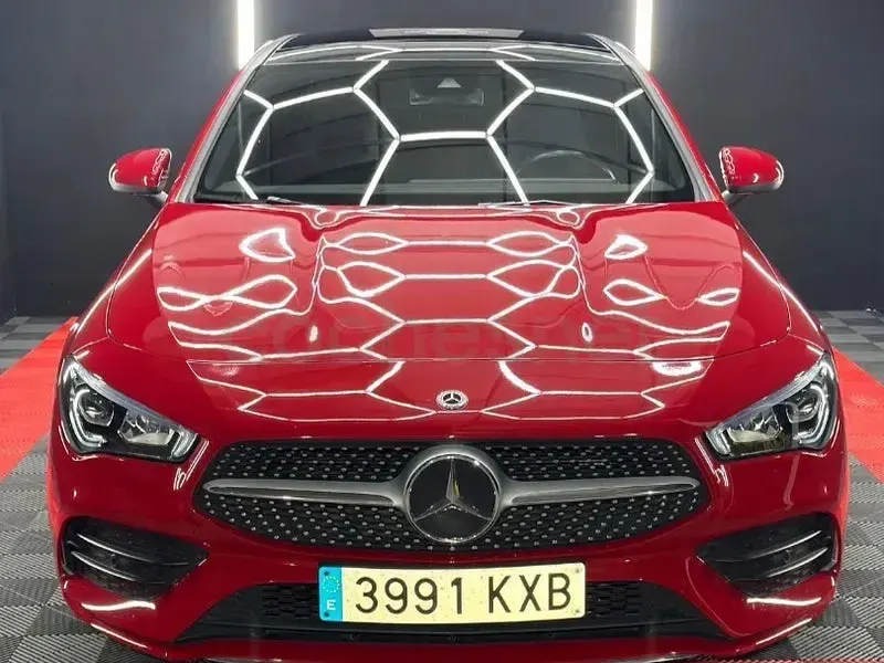 Usado Mercedes CLA180 136 CV (100 kW) 2019 Rojo Coupe