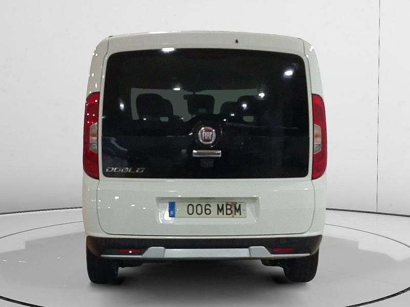 Używany Fiat Doblò Trekking 120 KM (88 kW) 2022 Biały Minivan