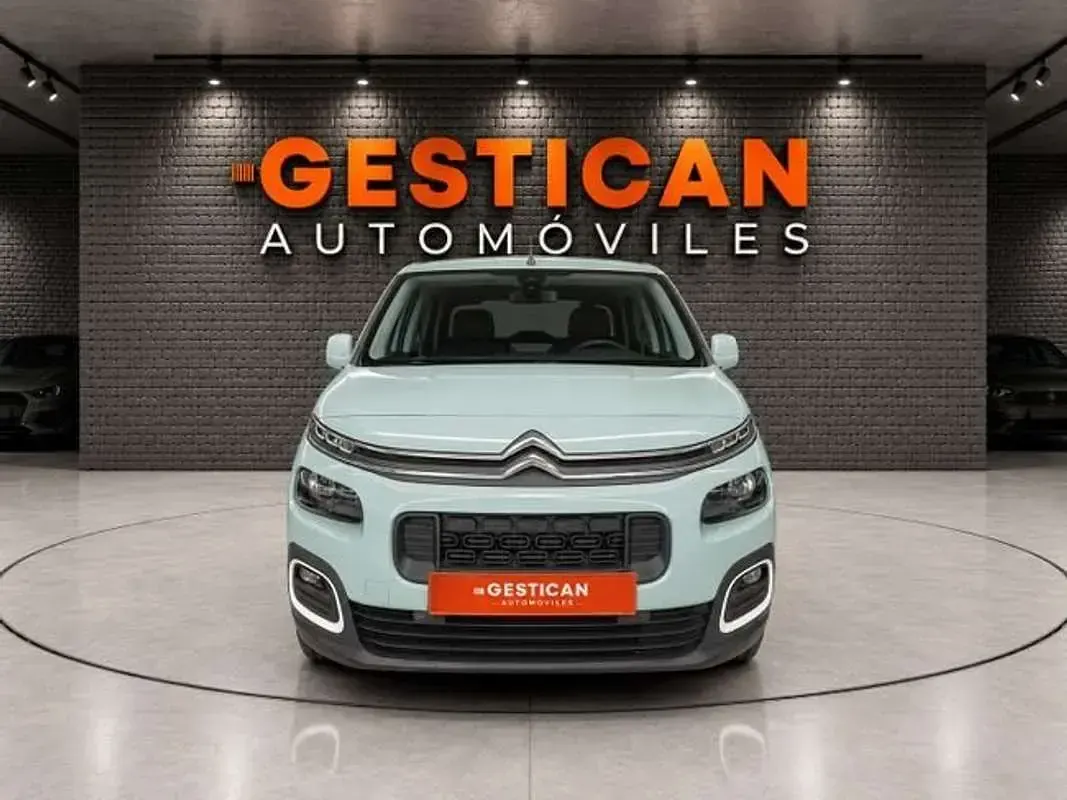 Usado Citroën Berlingo Feel 110 CV (80 kW) 2020 Verde Monovolumen