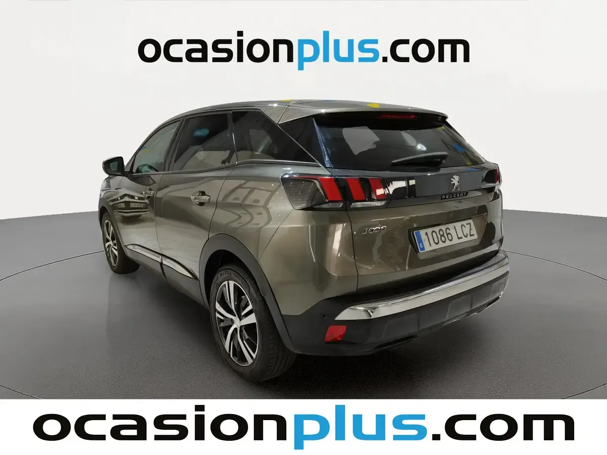 Usado Peugeot 3008 Allure 131 CV (96 kW) 2019 Gris SUV