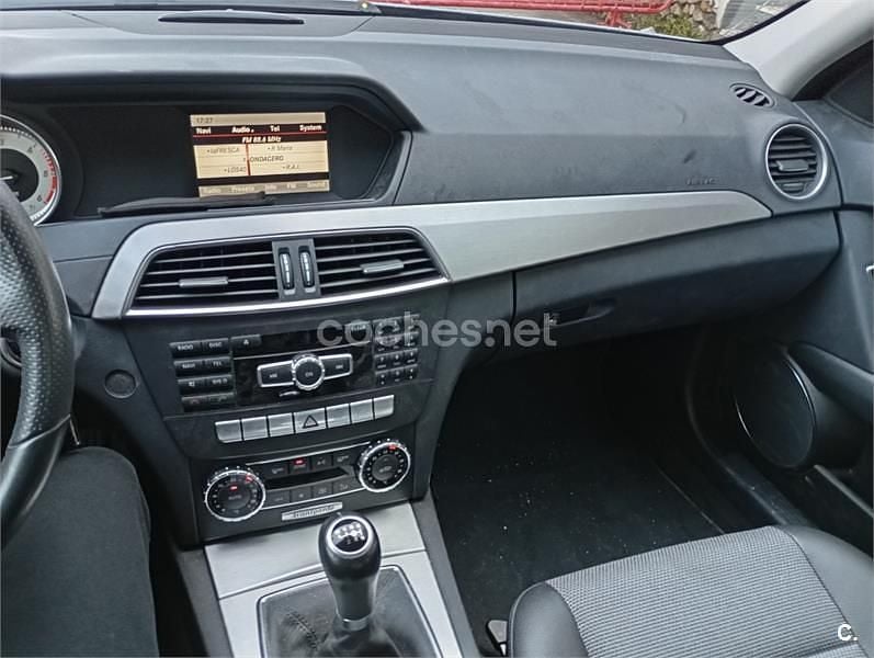 Usado Mercedes C220 Avantgarde 170 CV (125 kW) 2013 Gris / plata Berlina