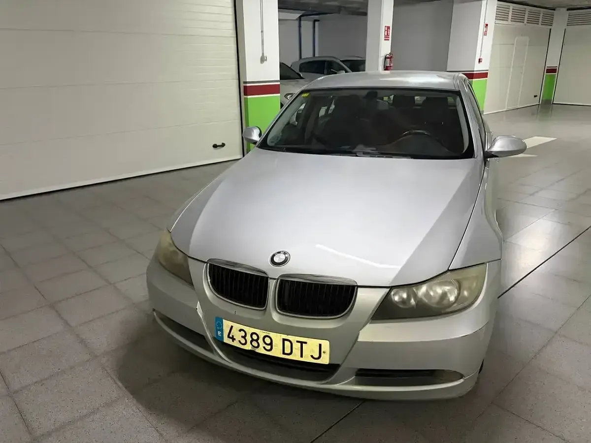 Usado BMW 320 150 CV (110 kW) 2007 Gris Berlina