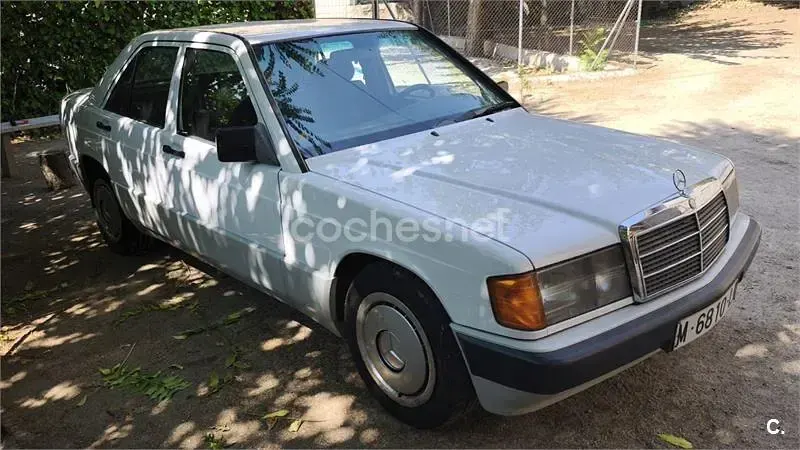 Usado Mercedes 190 94 CV (69 kW) 1991 Blanco Berlina