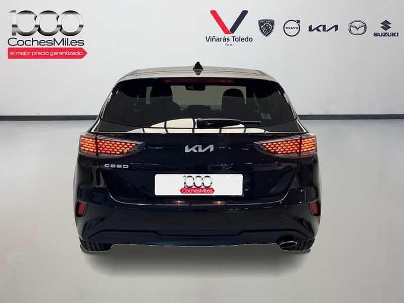 Usado Kia Ceed Style 101 CV (74 kW) 2025 Negro Utilitario